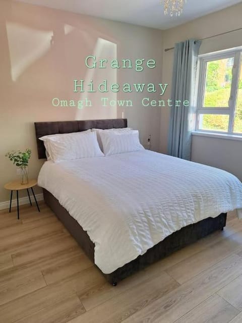 'Grange Hideaway' Town Centre (Sleeps 6) House in Omagh