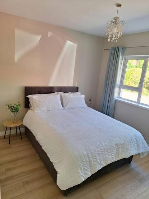 'Grange Hideaway' Town Centre (Sleeps 6) House in Omagh