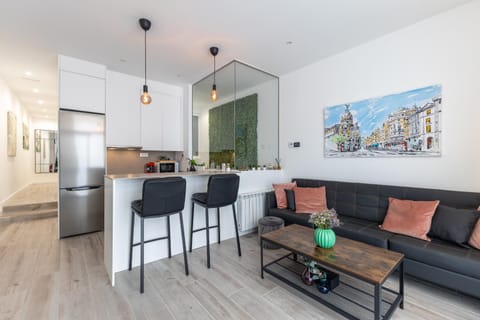 Kitchen or kitchenette, Living room