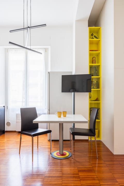 Communal lounge/ TV room, TV and multimedia, Living room, Seating area, Dining area, Evening entertainment