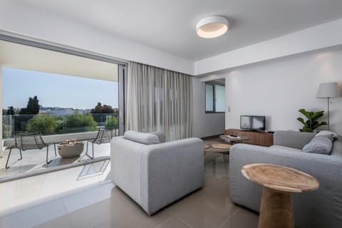 Communal lounge/ TV room, Living room, Seating area