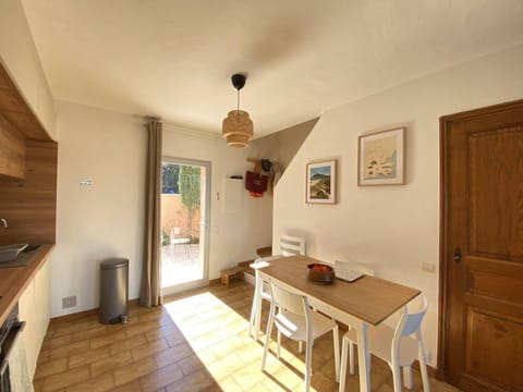 Mazet rénové avec piscine, tennis, 2 terrasses à Cavalaire-sur-Mer. - FR-1-100-333 House in Cavalaire-sur-Mer