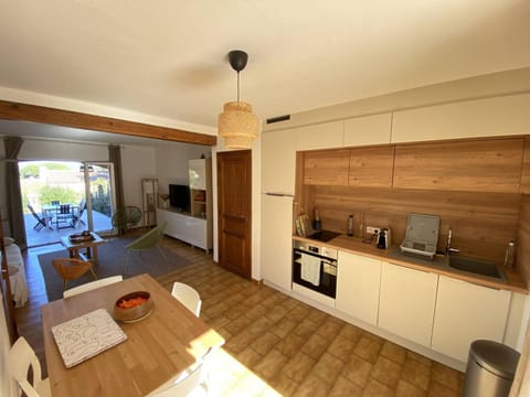 Mazet rénové avec piscine, tennis, 2 terrasses à Cavalaire-sur-Mer. - FR-1-100-333 House in Cavalaire-sur-Mer