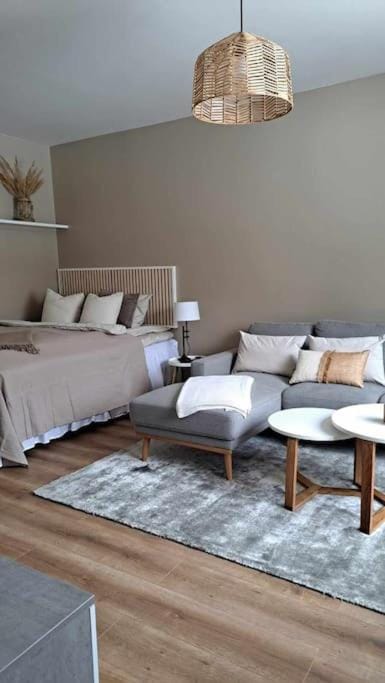 Bed, Photo of the whole room, internet