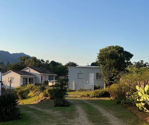 Property building, Day, Natural landscape, Garden, Garden view, Mountain view