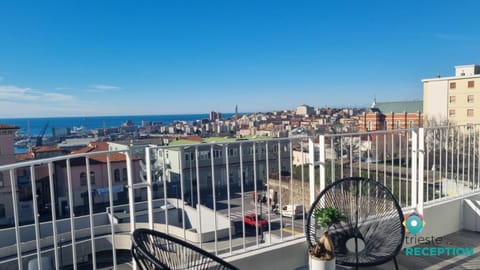 Balcony/Terrace, City view, Sea view