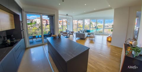 Living room, Seating area, Dining area, kitchen