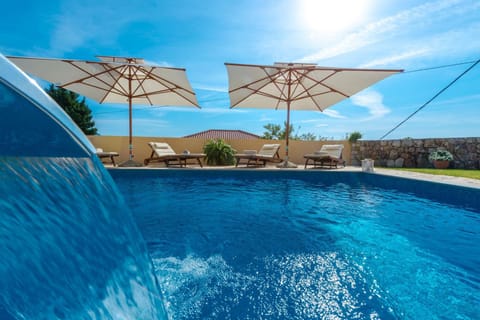 View (from property/room), Balcony/Terrace, Other, Swimming pool, sunbed