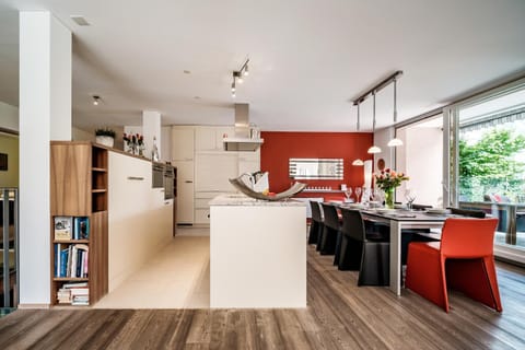 Kitchen or kitchenette, Dining area, dishwasher, oven, stove