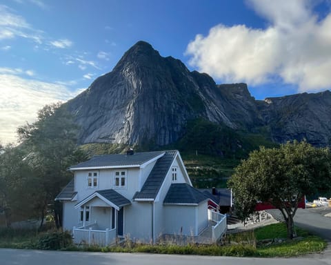 Property building, Natural landscape, Summer, Mountain view