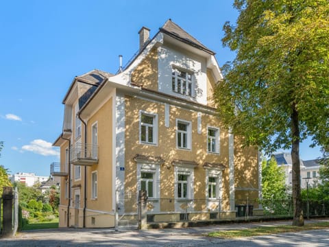 Stilvolle Gartenwohnung im Villenviertel Villachs Apartment in Villach