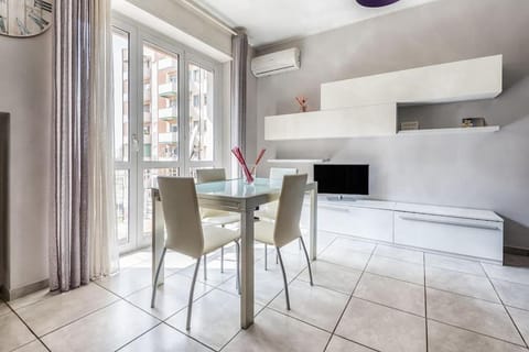 Smart Stay Milano Olimpiadi - apartment free wifi fibra - Policlinico San Donato Apartment in San Donato Milanese