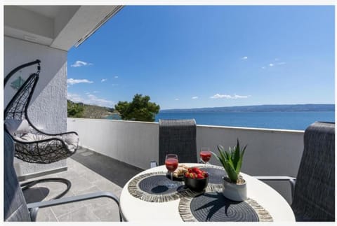 View (from property/room), Balcony/Terrace, Sea view
