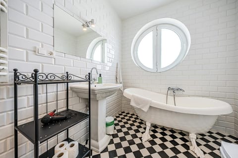 Pomorskie Apartamenty Bernadowska B&W Apartment in Sopot