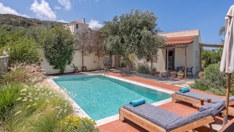 Garden, Mountain view, Swimming pool, sunbed