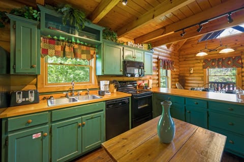 Wilderness Theater and Lodge House in Pigeon Forge