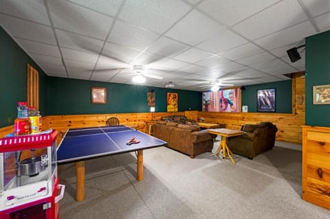 Wilderness Theater and Lodge House in Pigeon Forge