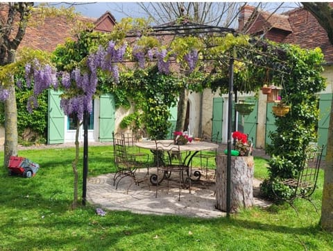 Natural landscape, Garden, Garden, Balcony/Terrace, Dining area, Garden view