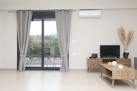 TV and multimedia, Balcony/Terrace, air conditioner