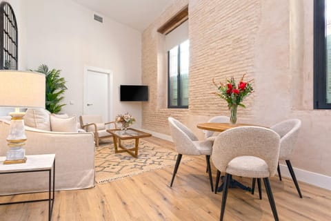 TV and multimedia, Living room, Dining area