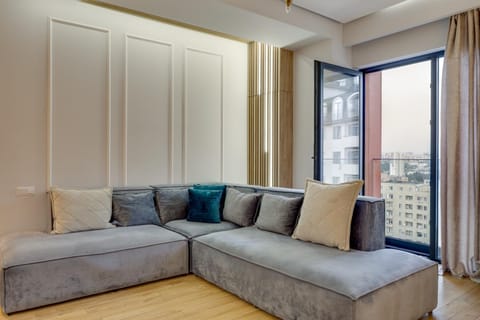 Bed, Living room, Photo of the whole room, Seating area, Bedroom