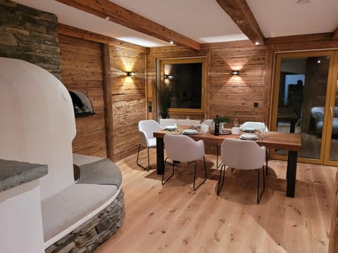 Dining area, flat iron