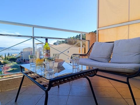 Patio, Natural landscape, View (from property/room), Mountain view, Sea view, Sea view