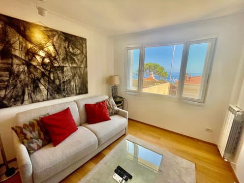 Comfortable 1-Bedroom Apartment Near Monaco House in Roquebrune-Cap-Martin