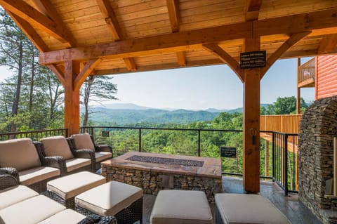 Papa Bear's Swimming Hole House in Sevier County