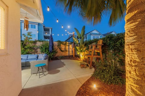 Charming Beach Bungalows - 4BR, Sleeps 10, Pets OK House in Carlsbad