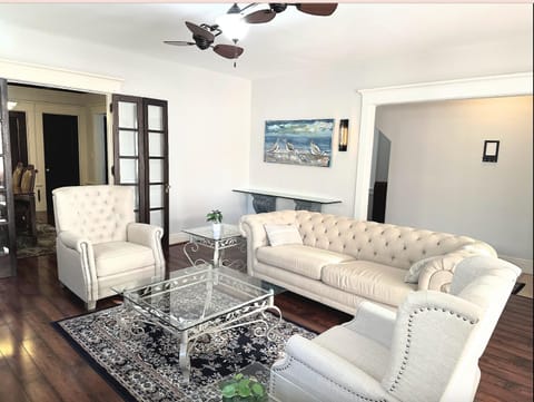 Living room, Seating area, fireplace