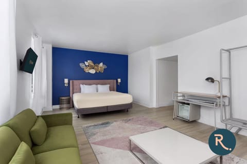 Bed, Photo of the whole room