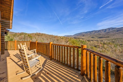 Royal Vista House in Pittman Center