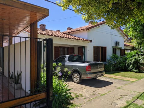Off site, Neighbourhood, Street view, Parking
