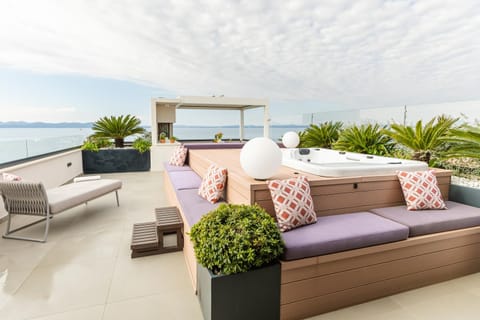Day, Balcony/Terrace, Seating area, Sea view