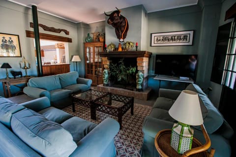 Communal lounge/ TV room