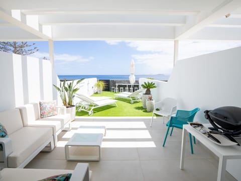BBQ facilities, Garden, Lounge or bar, Sea view