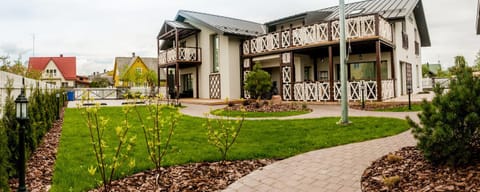 Property building, Day