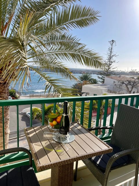 View (from property/room), Balcony/Terrace, Sea view
