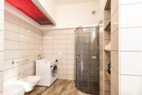 Shower, Toilet, Bathroom, bidet, washing machine, dryer