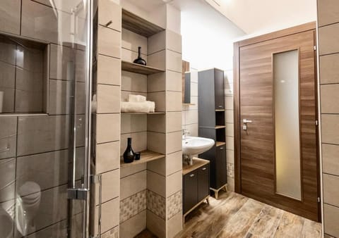 Shower, Bathroom, towels