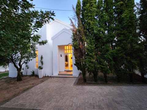 Property building, Day, Garden, Garden view