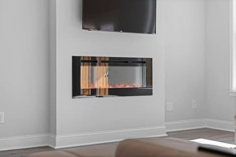 Luxury 2 bedrooms, 2.5 baths House in Lawrenceville