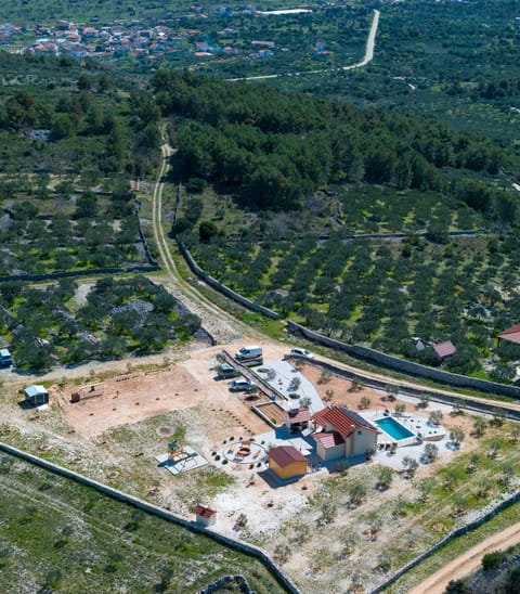 Day, Neighbourhood, Natural landscape, Bird's eye view
