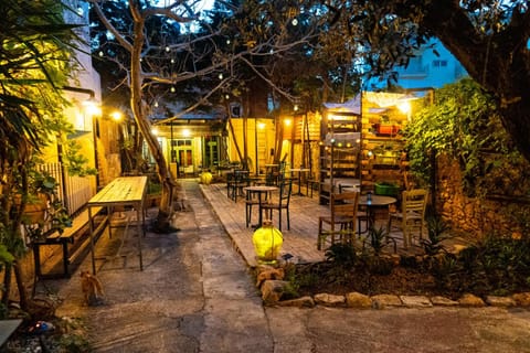 Garden, Seating area