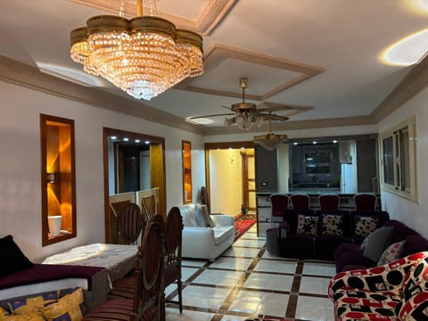 TV and multimedia, Living room, Seating area, Dining area, fireplace