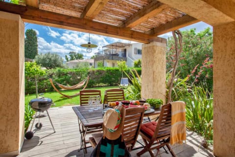 Patio, Spring, Day, Garden, View (from property/room), Balcony/Terrace, Living room, Seating area, Dining area, Garden view