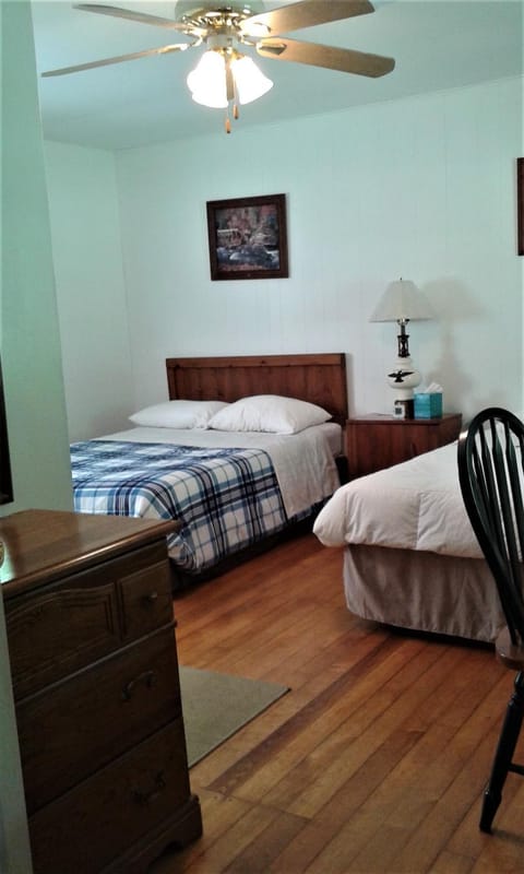 Black Bear Lodge Motel in Capital District, NY, USA