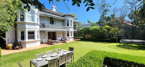 Property building, Patio, Day, Garden, Garden view