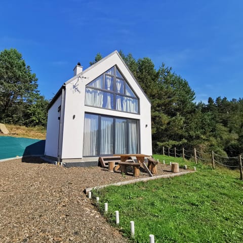 Property building, Spring, Day, Garden, Garden view